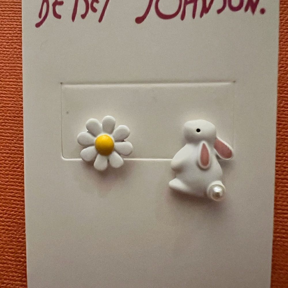 🐰 Betsey Johnson mismatched flower & bunny earrings 🐰 - Picture 2 of 5